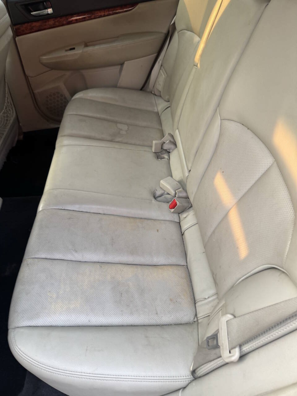 Used 2010 Subaru Outback 3.6R Limited AWD/4WD image 18