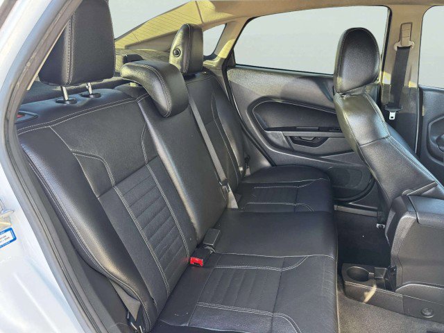 Used 2014 Ford Fiesta Titanium image 40