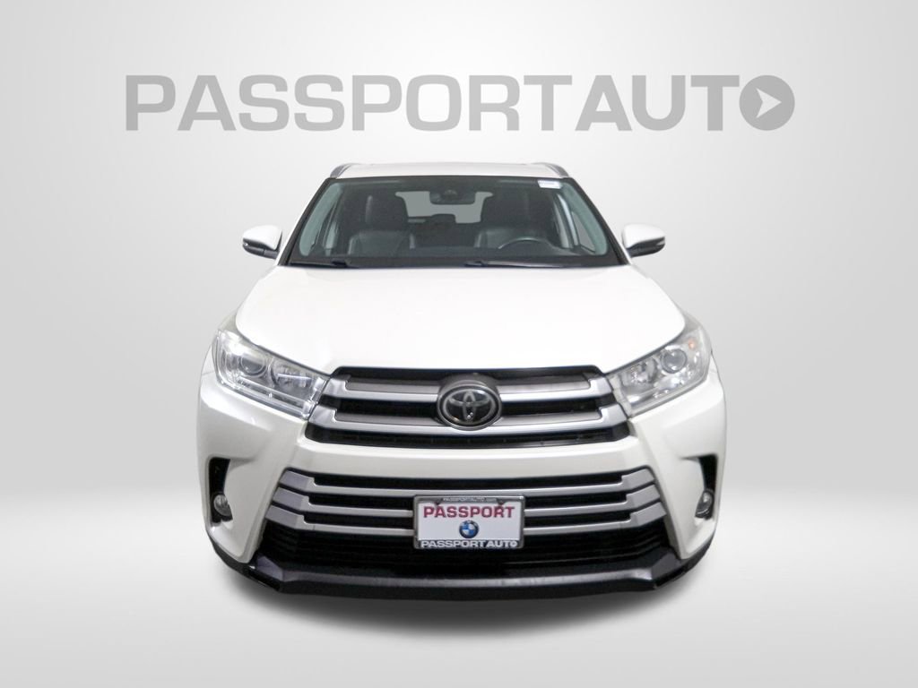 Used 2019 Toyota Highlander XLE AWD/4WD image 9
