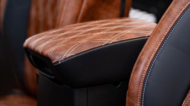 Used 2025 Jeep Gladiator Sport image 25