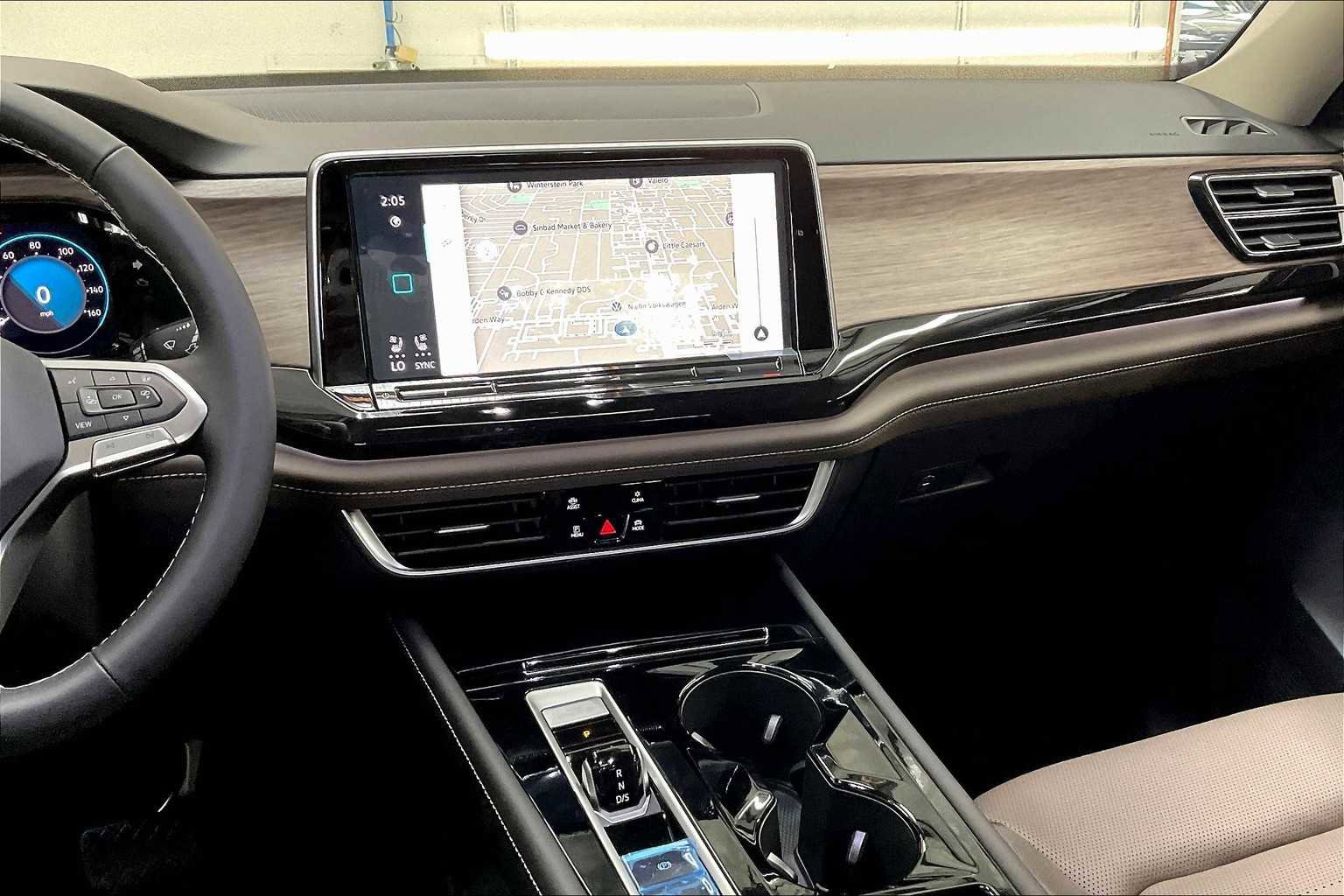 New 2025 Volkswagen Atlas SEL image 9