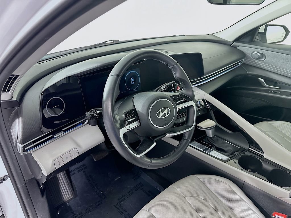 Used 2024 Hyundai Elantra Limited image 14