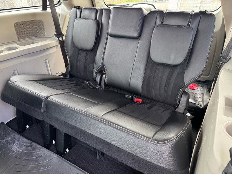 Used 2018 Dodge Grand Caravan SXT image 10