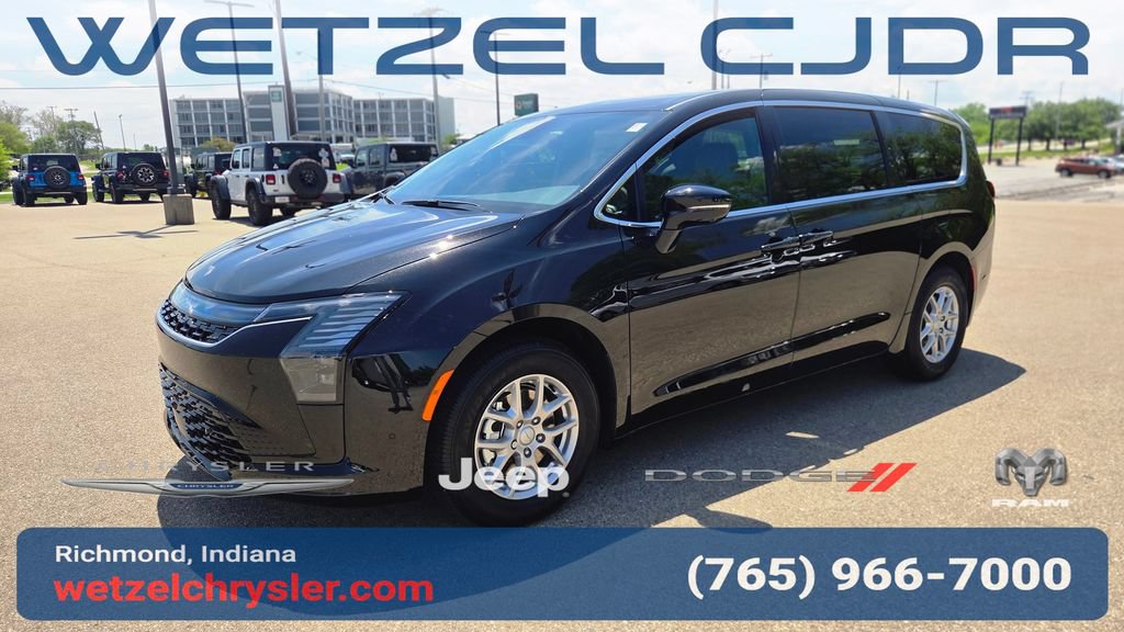 New 2027 Chrysler Pacifica Select FWD image 3