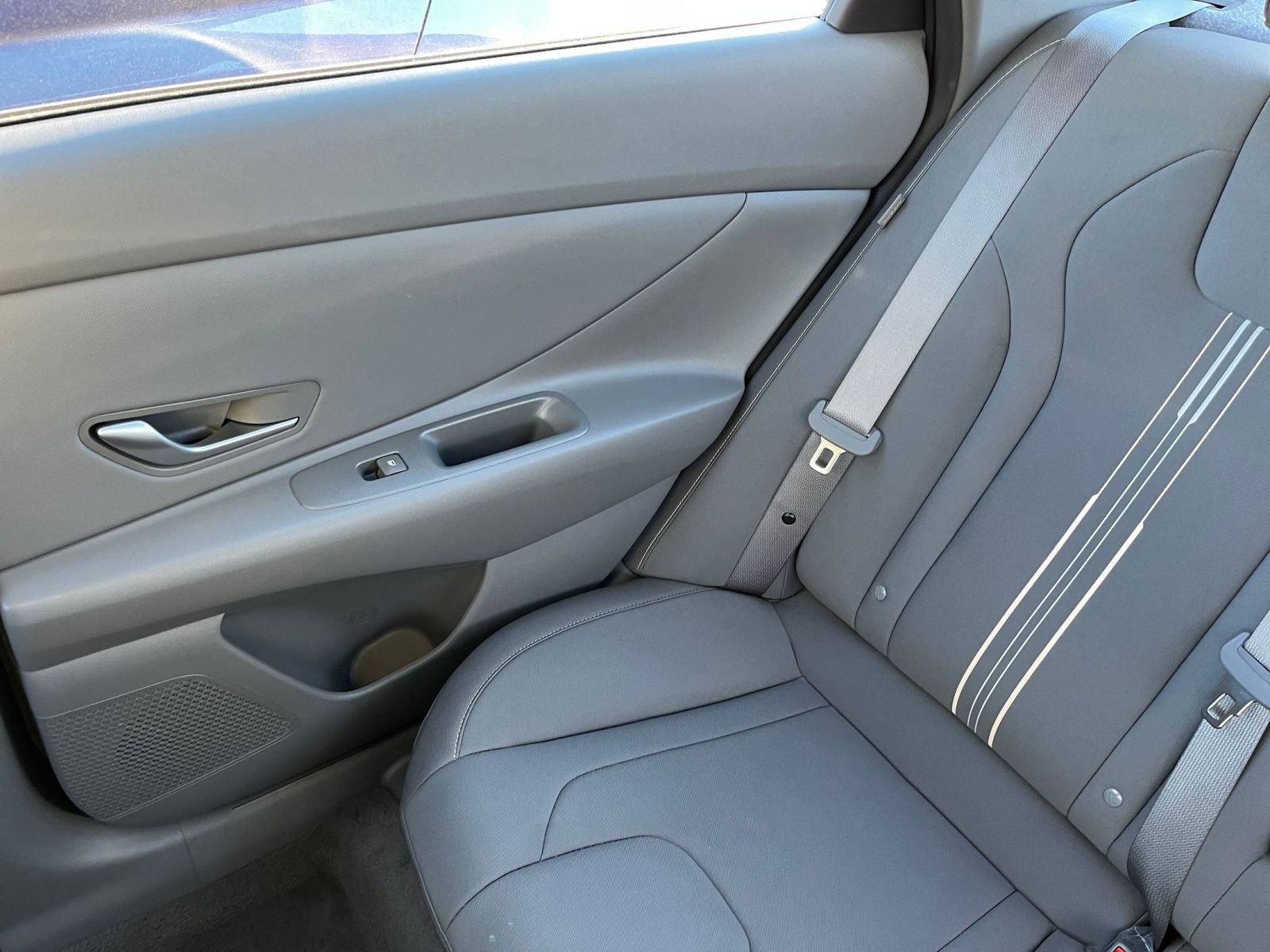 Used 2025 Hyundai Elantra SEL image 39