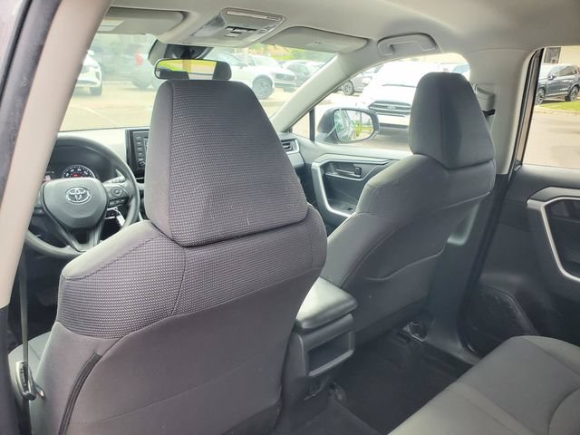 Used 2021 Toyota RAV4 LE AWD/4WD image 20