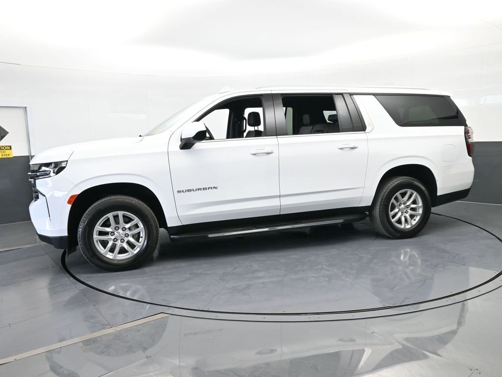 Used 2024 Chevrolet Suburban LT image 2
