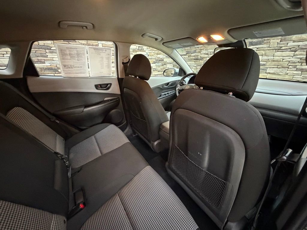 Used 2020 Hyundai Kona SE w/ Cargo Package image 28