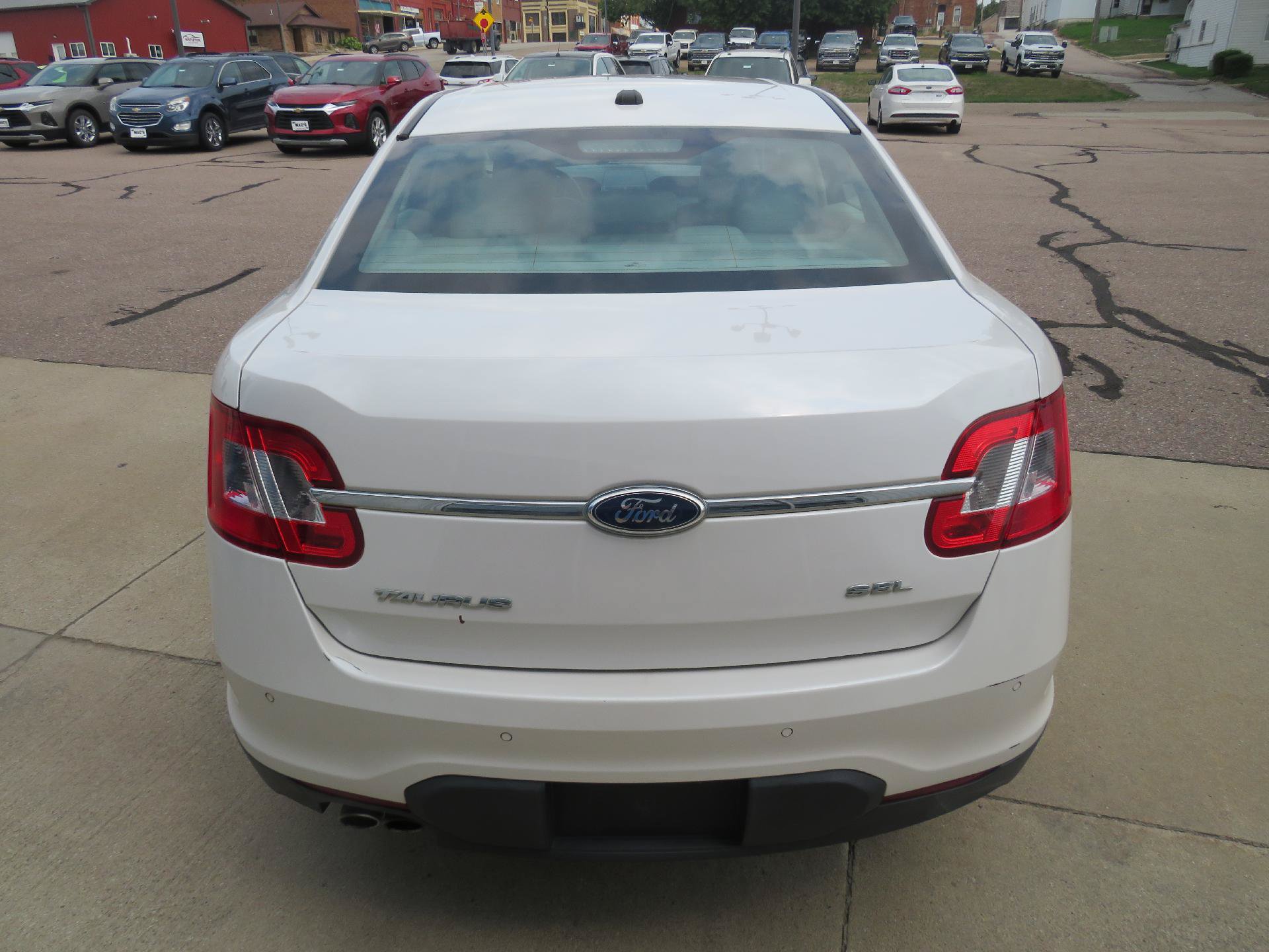 Used 2011 Ford Taurus SEL w/ 201A Rapid Spec Order Code FWD image 8