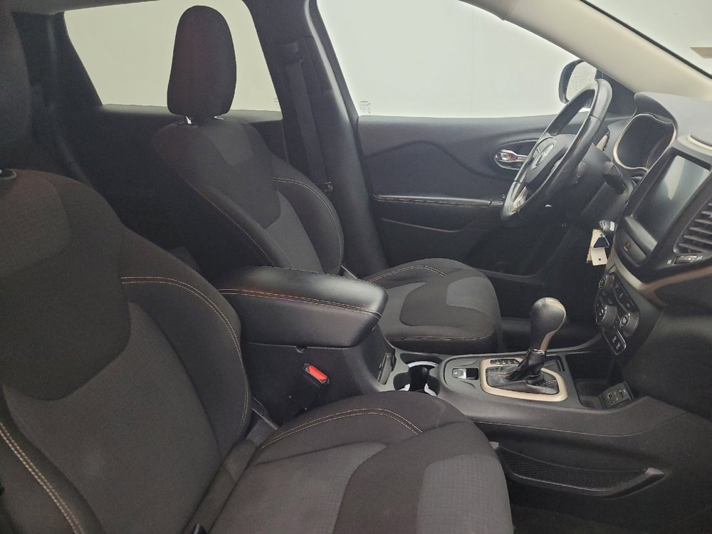 Used 2015 Jeep Cherokee Latitude image 21