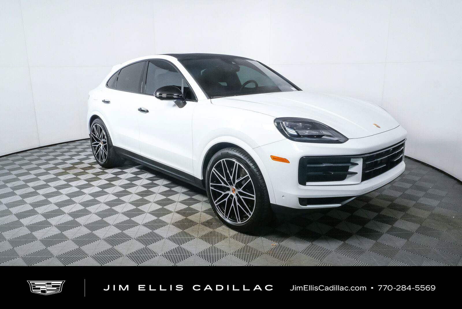 Used 2026 Porsche Cayenne Coupe AWD/4WD image 1