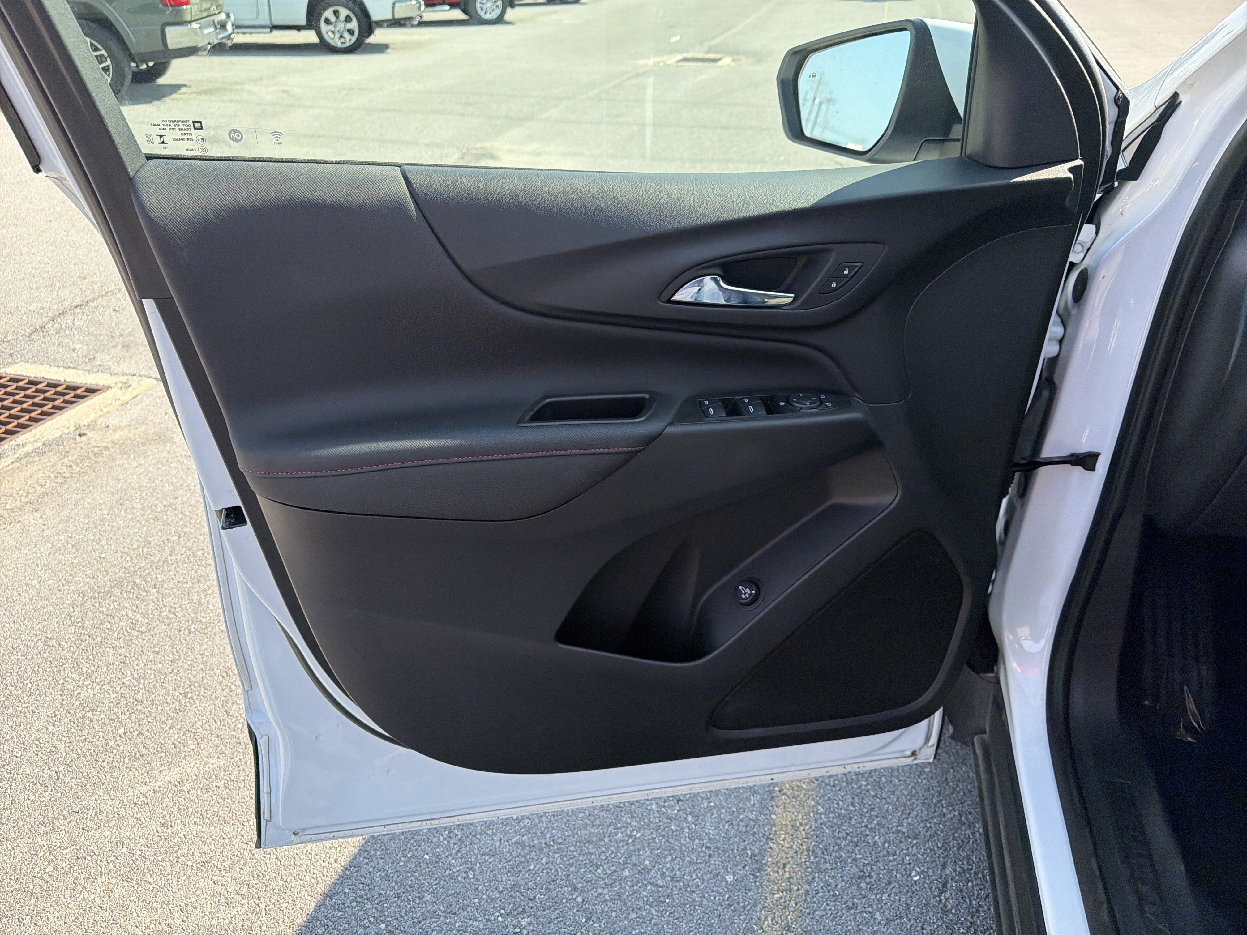 Used 2024 Chevrolet Equinox RS w/ LPO, Floor Liner Package AWD/4WD image 18