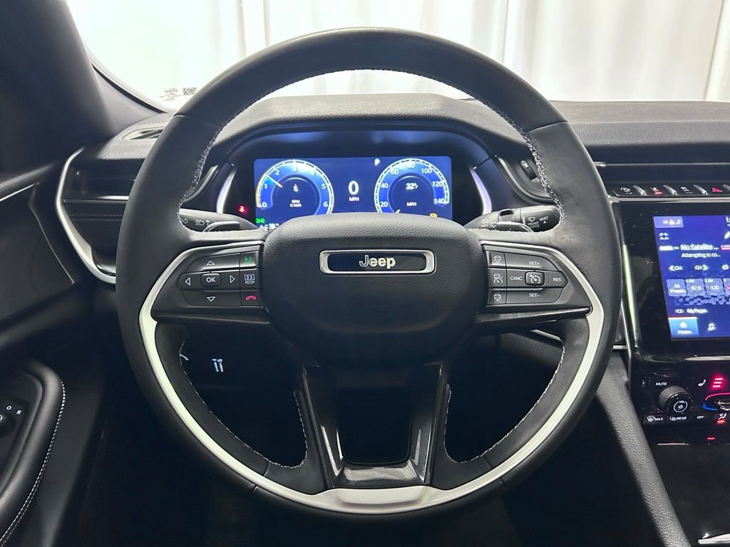 Used 2023 Jeep Grand Cherokee Altitude image 9