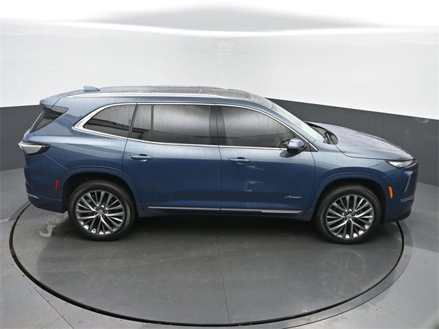 Certified 2025 Buick Enclave Avenir image 43