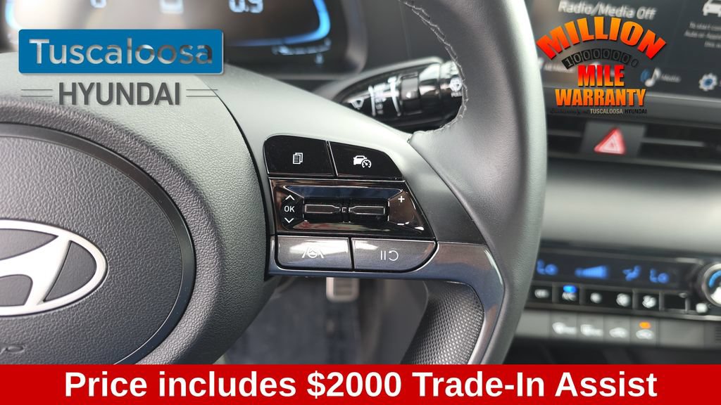 Used 2025 Hyundai Elantra Sport FWD image 18