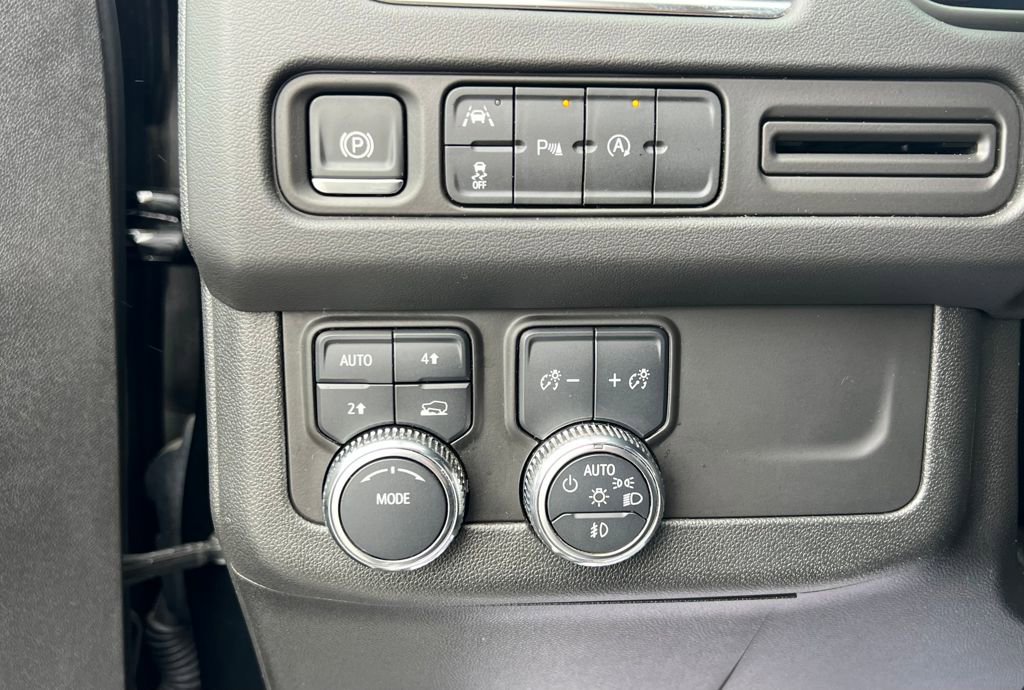 Used 2024 GMC Yukon SLT image 17