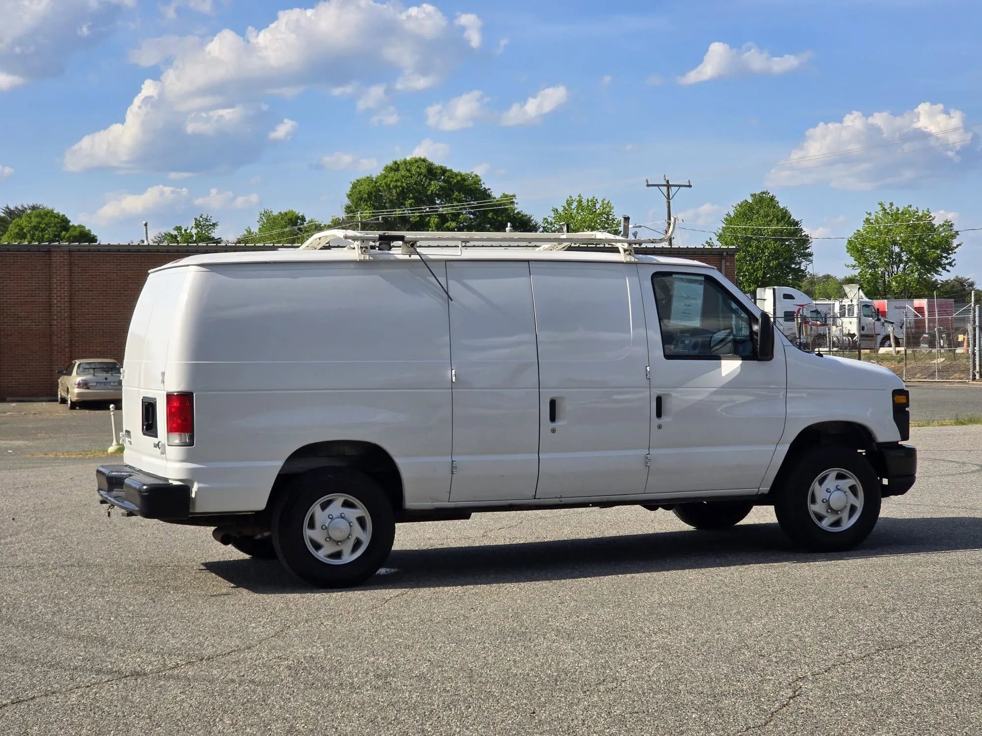 Used 2014 Ford E-350 and Econoline 350 Super Duty RWD image 14