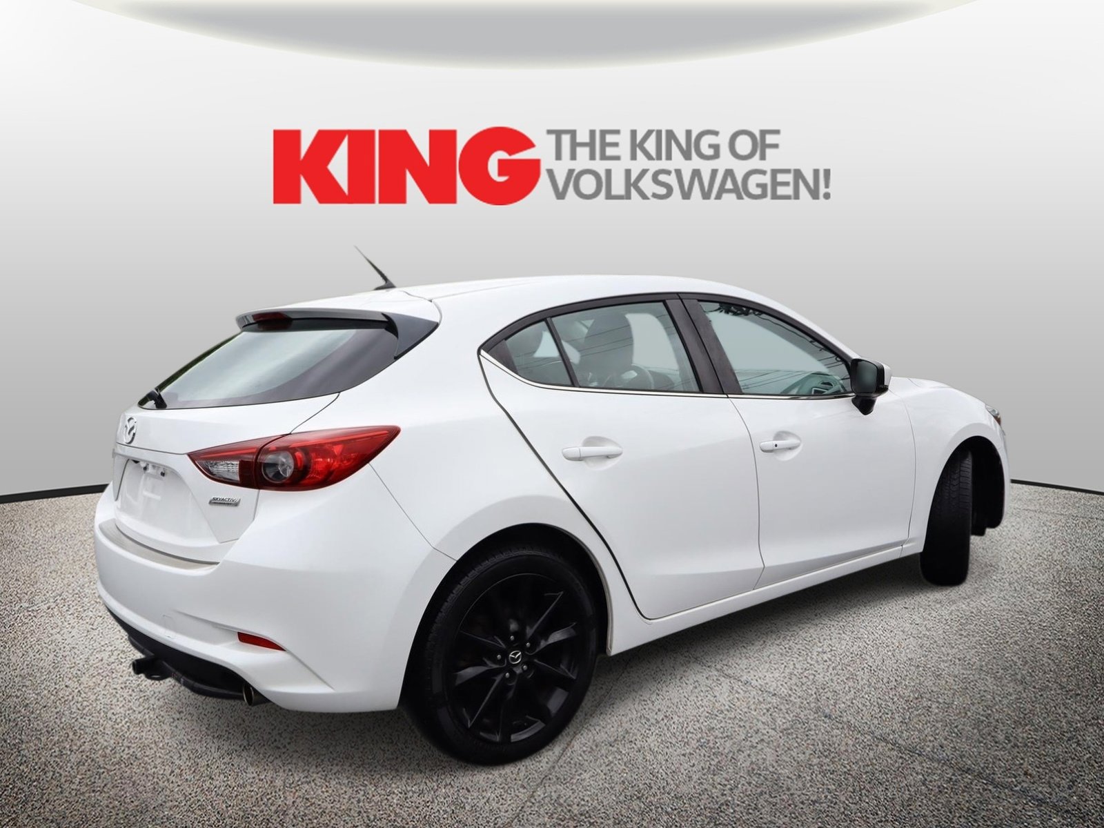 Used 2017 MAZDA MAZDA3 Touring FWD image 3