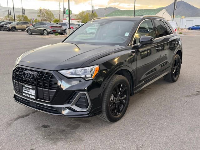 Used 2022 Audi Q3 2.0T Premium w/ Convenience Package AWD/4WD image 3