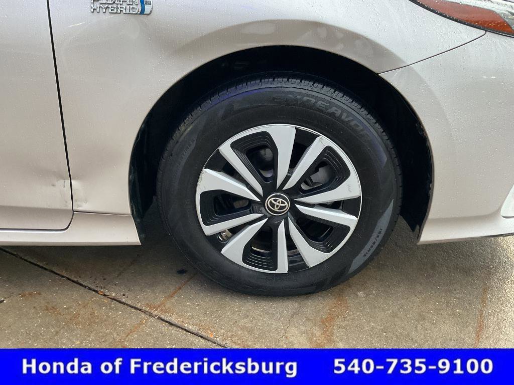 Used 2019 Toyota Prius Prime Plus FWD image 13