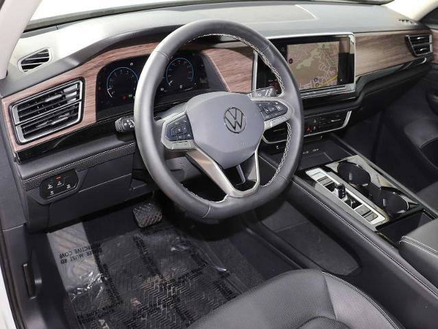 Used 2024 Volkswagen Atlas SEL image 2