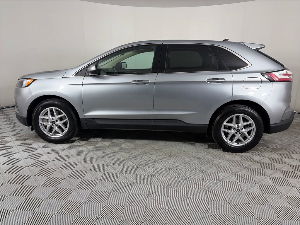 Used 2024 Ford Edge SEL image 4