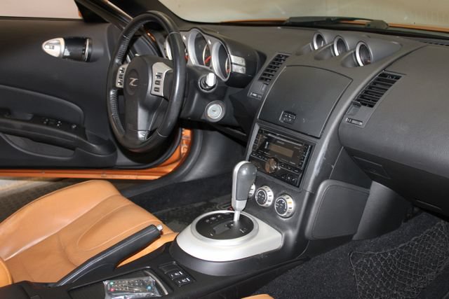 Used 2006 Nissan 350Z Touring w/ (N93) Cargo Convenience Pkg RWD image 21