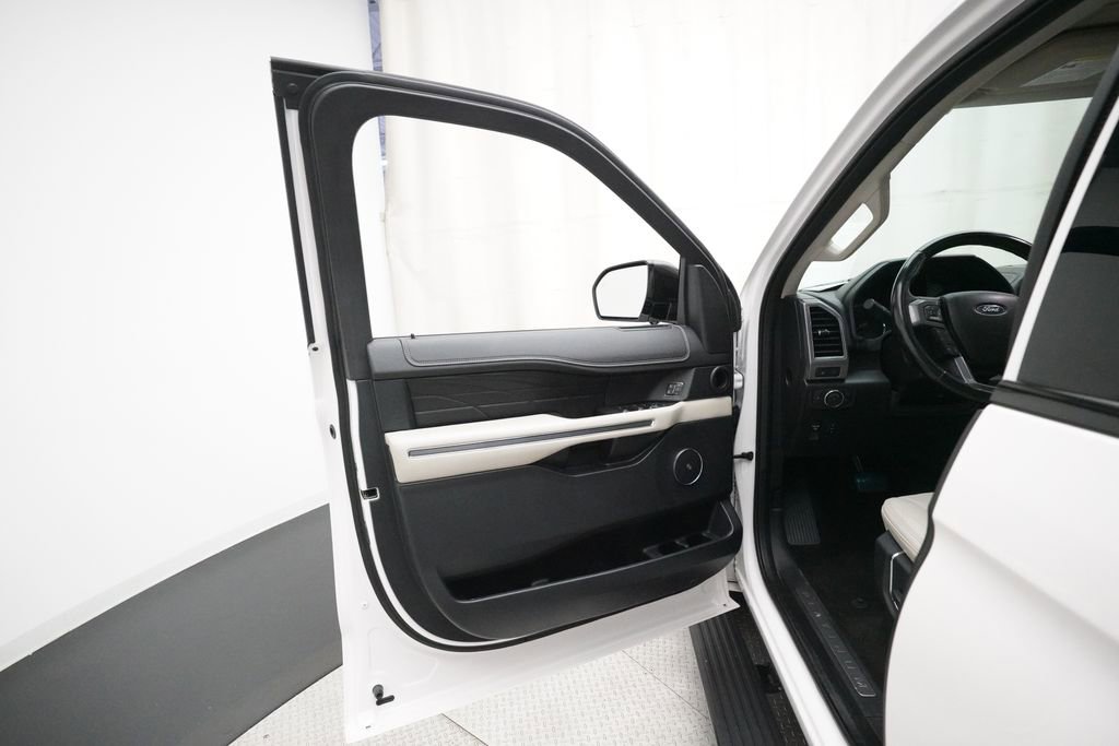 Used 2019 Ford Expedition Max Platinum AWD/4WD image 29