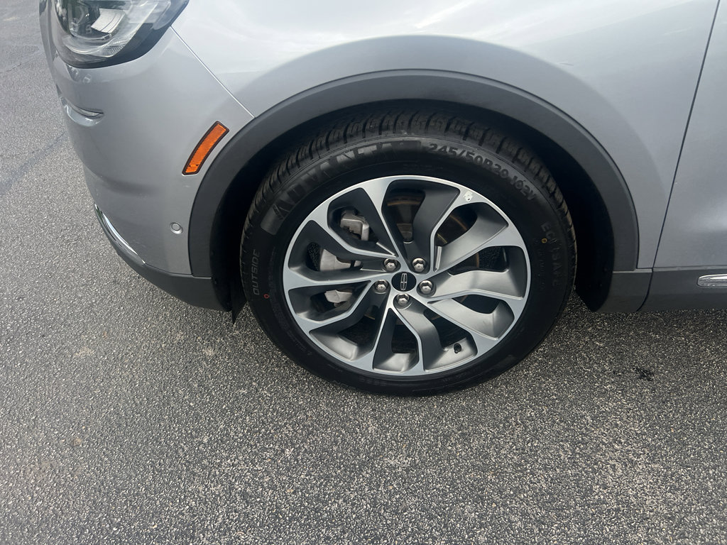 Certified 2023 Lincoln Nautilus Reserve w/ Equipment Group 201A image 8