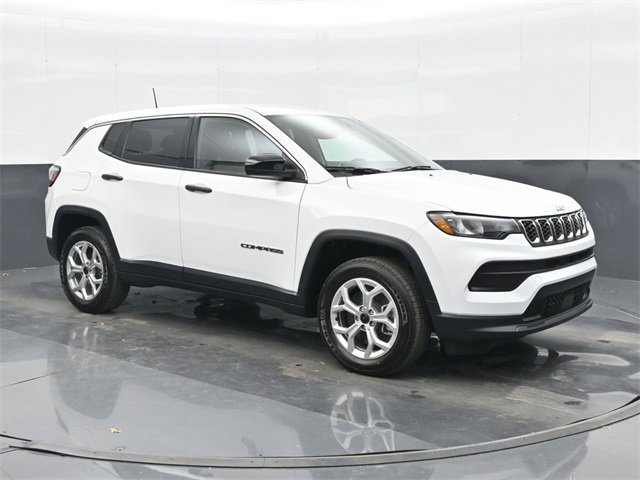 Used 2025 Jeep Compass Sport image 6