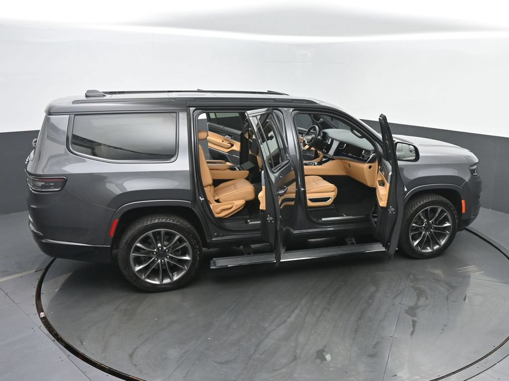 Used 2025 Jeep Grand Wagoneer Series III w/ Rear Seat Video Group 1 AWD/4WD image 59