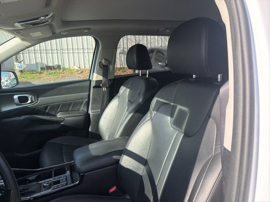 Used 2023 Kia Sorento SX image 18