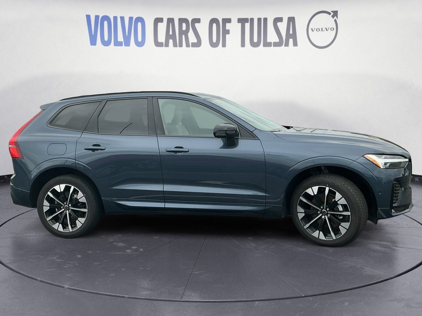 New 2026 Volvo XC60 B5 Plus w/ Protection Package Premier AWD/4WD image 6
