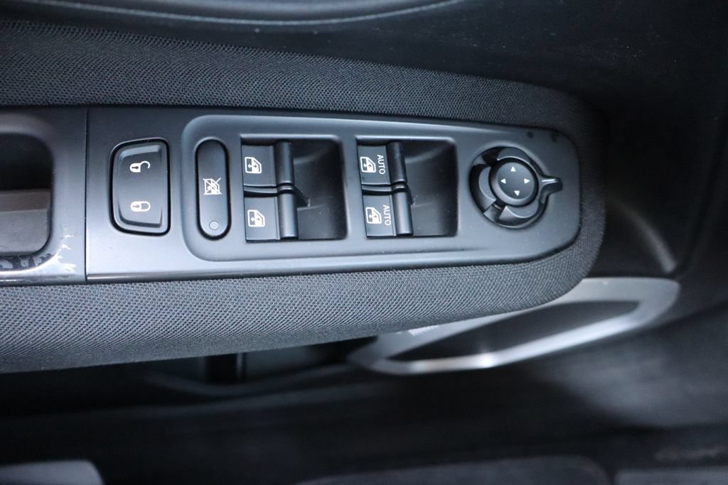 Used 2021 Jeep Renegade Latitude AWD/4WD image 17