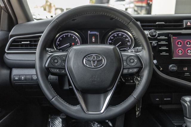 Used 2020 Toyota Camry SE FWD image 9