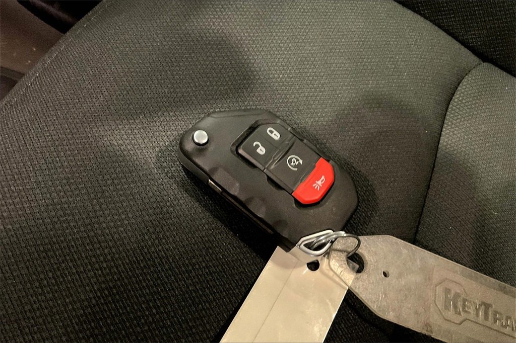 Used 2022 Jeep Gladiator Willys image 11