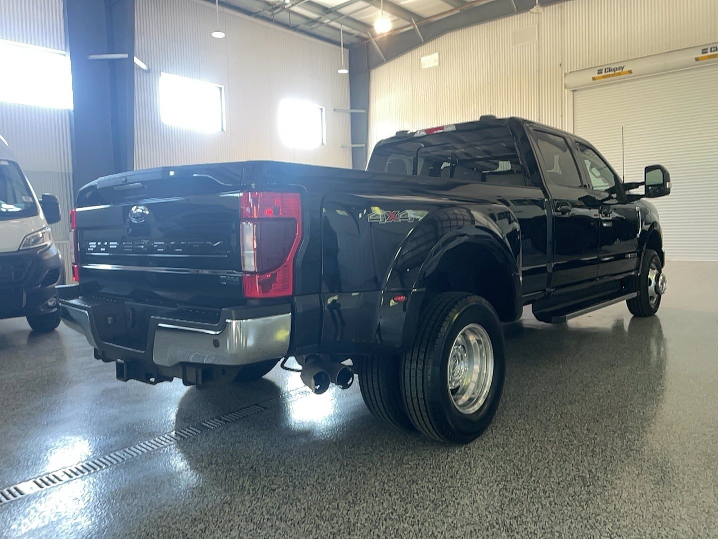 Used 2022 Ford F350 Lariat w/ Lariat Ultimate Package AWD/4WD image 18