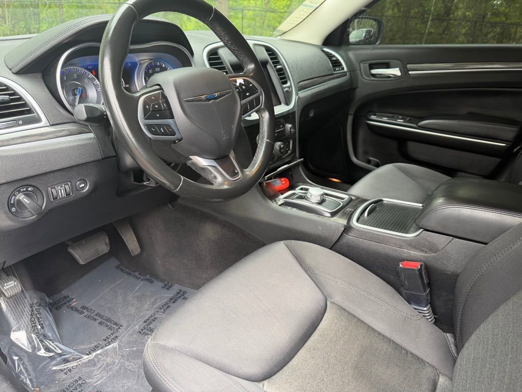 Used 2021 Chrysler 300 Touring w/ Sport Appearance Package image 21