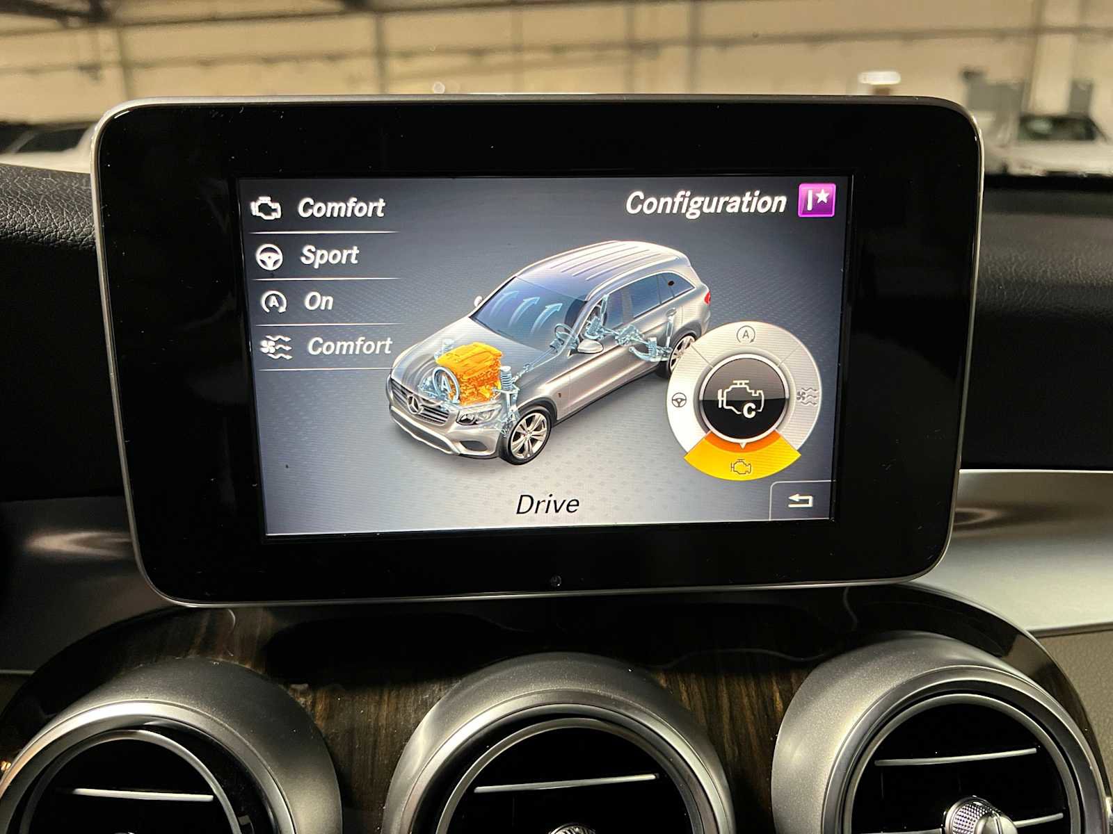 Used 2018 Mercedes-Benz GLC 300 image 34