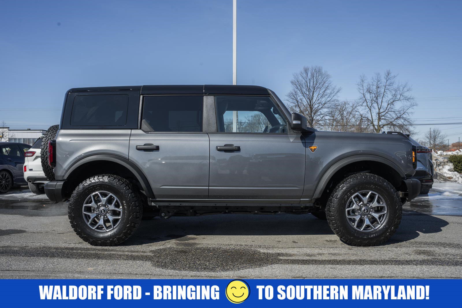 Used 2025 Ford Bronco Badlands image 3