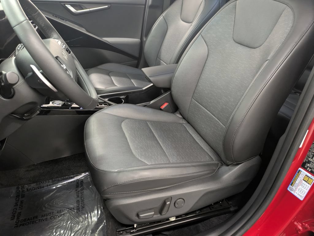 Certified 2023 Kia Niro SX Touring FWD image 11