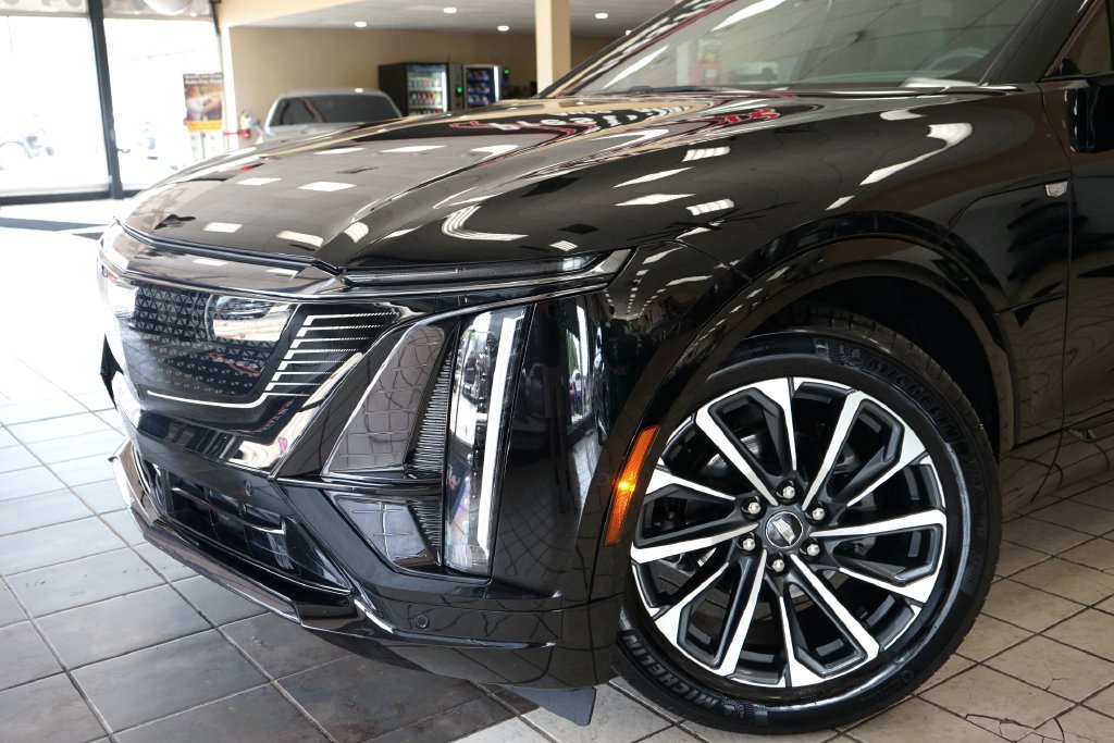 Used 2024 Cadillac Lyriq Sport w/ LPO, Floor Liner Package AWD/4WD image 22