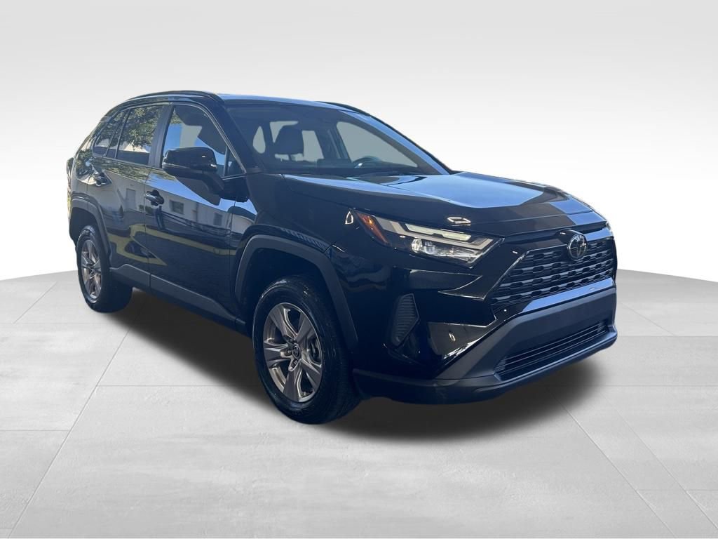 Used 2025 Toyota RAV4 XLE video 2