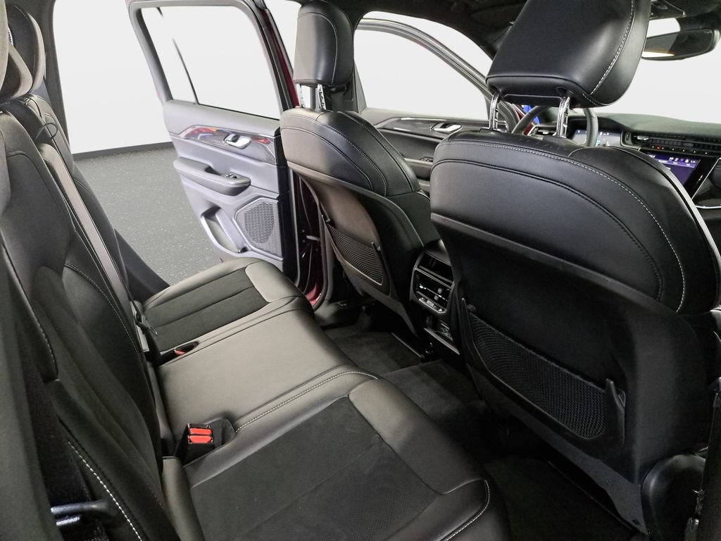 Certified 2023 Jeep Grand Cherokee Altitude AWD/4WD image 12