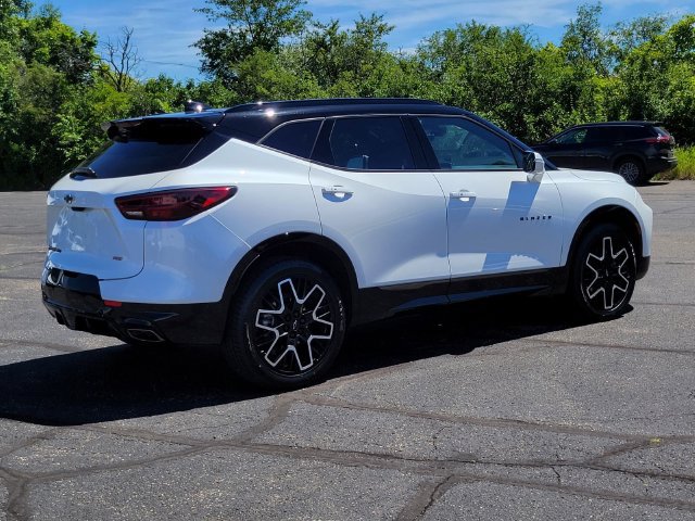 Used 2024 Chevrolet Blazer RS w/ Driver Confidence II Package AWD/4WD image 3