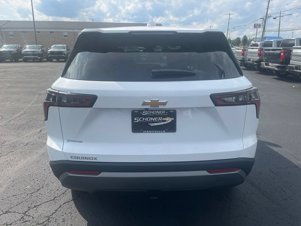 New 2027 Chevrolet Equinox LT FWD image 4