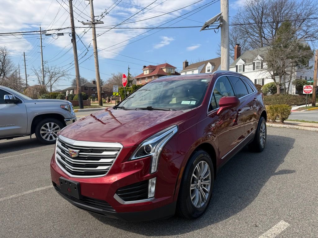 Used 2017 Cadillac XT5 Luxury w/ Driver Awareness Package image 3