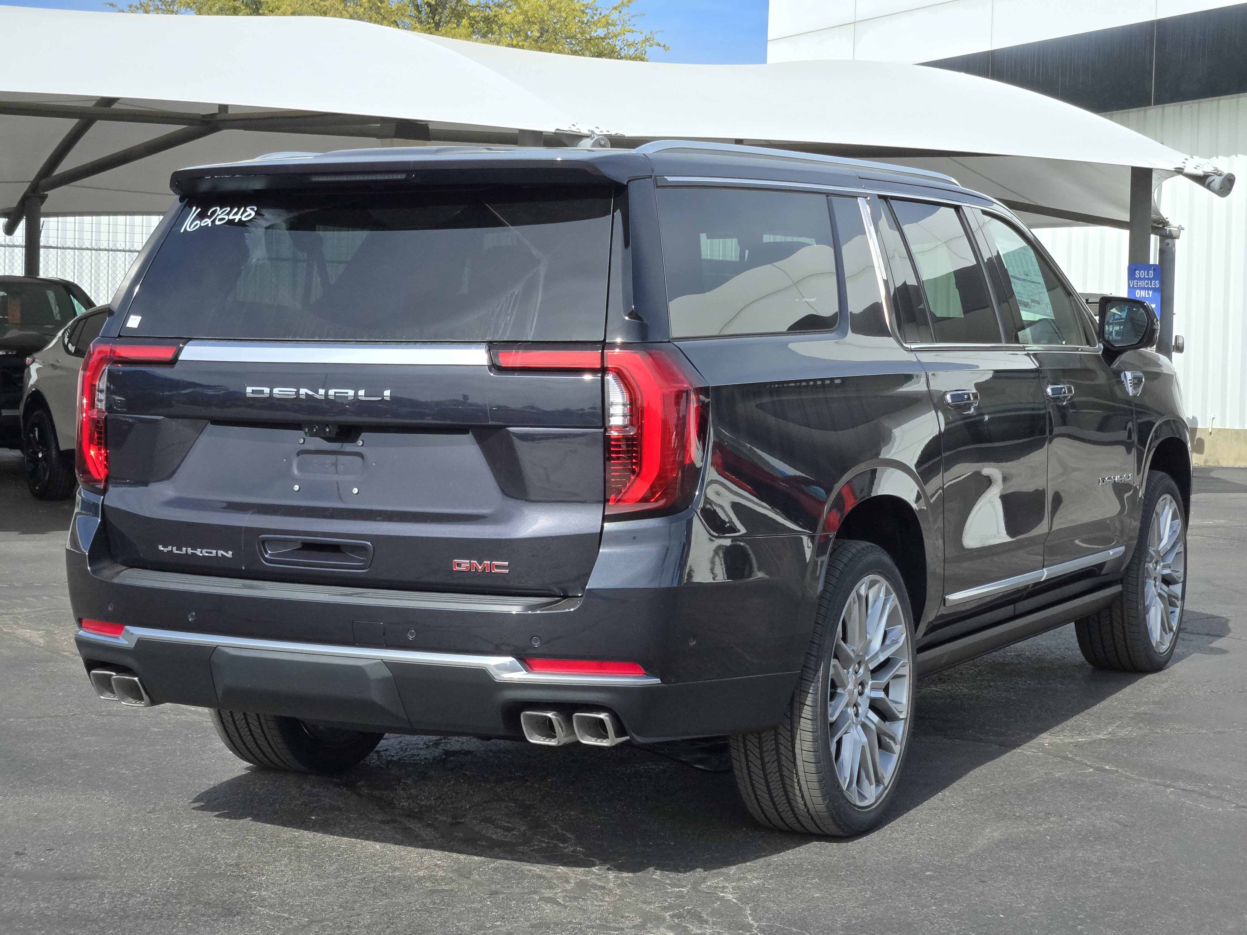 New 2026 GMC Yukon XL Denali w/ Denali Reserve Package image 4