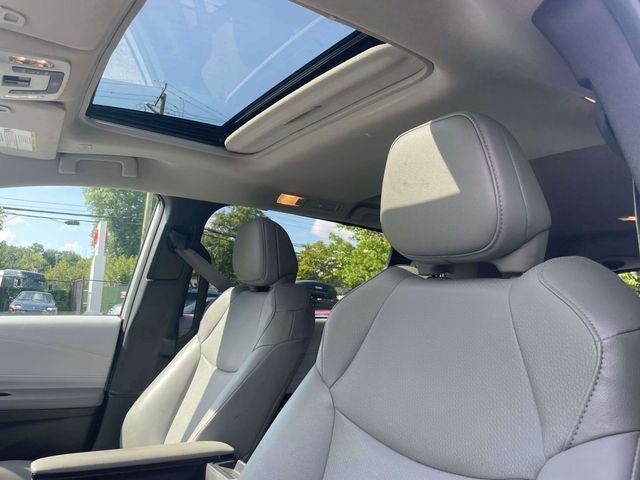 Certified 2025 Toyota Sienna XLE FWD image 22
