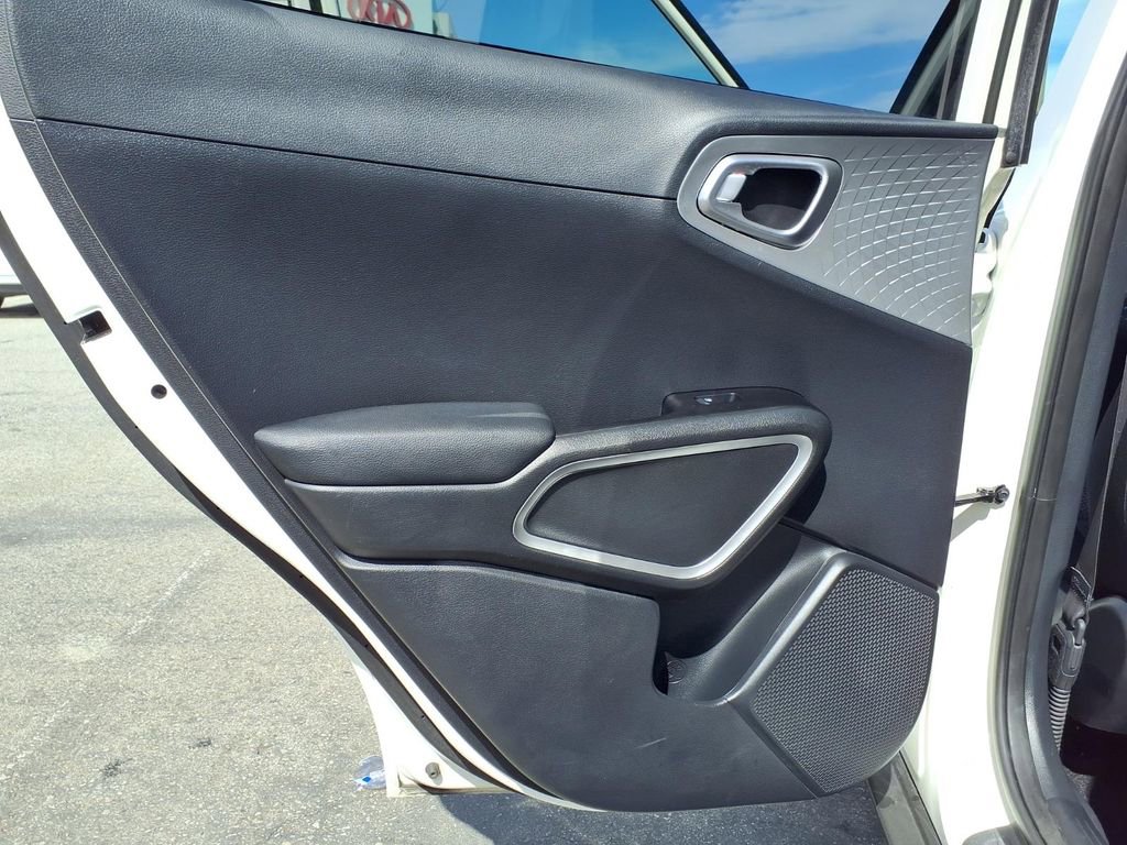 Certified 2024 Kia Soul S image 22